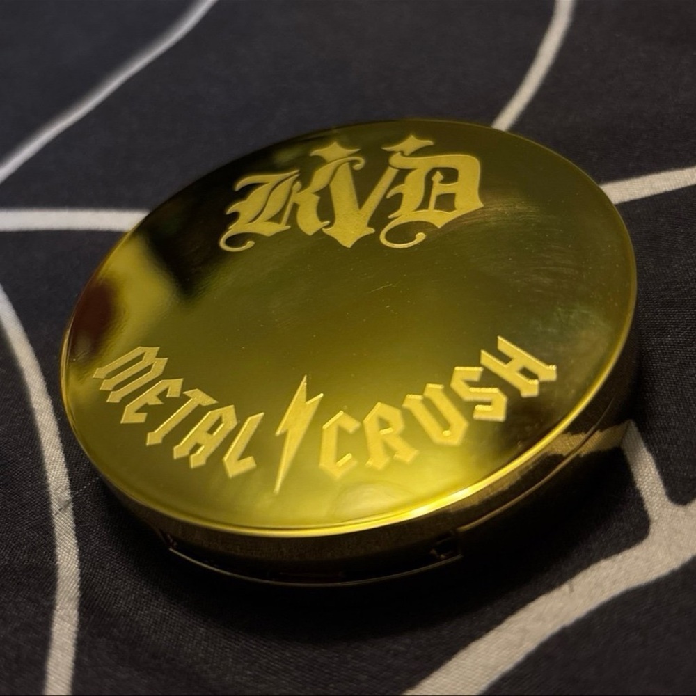 Kat Von D highlighter
